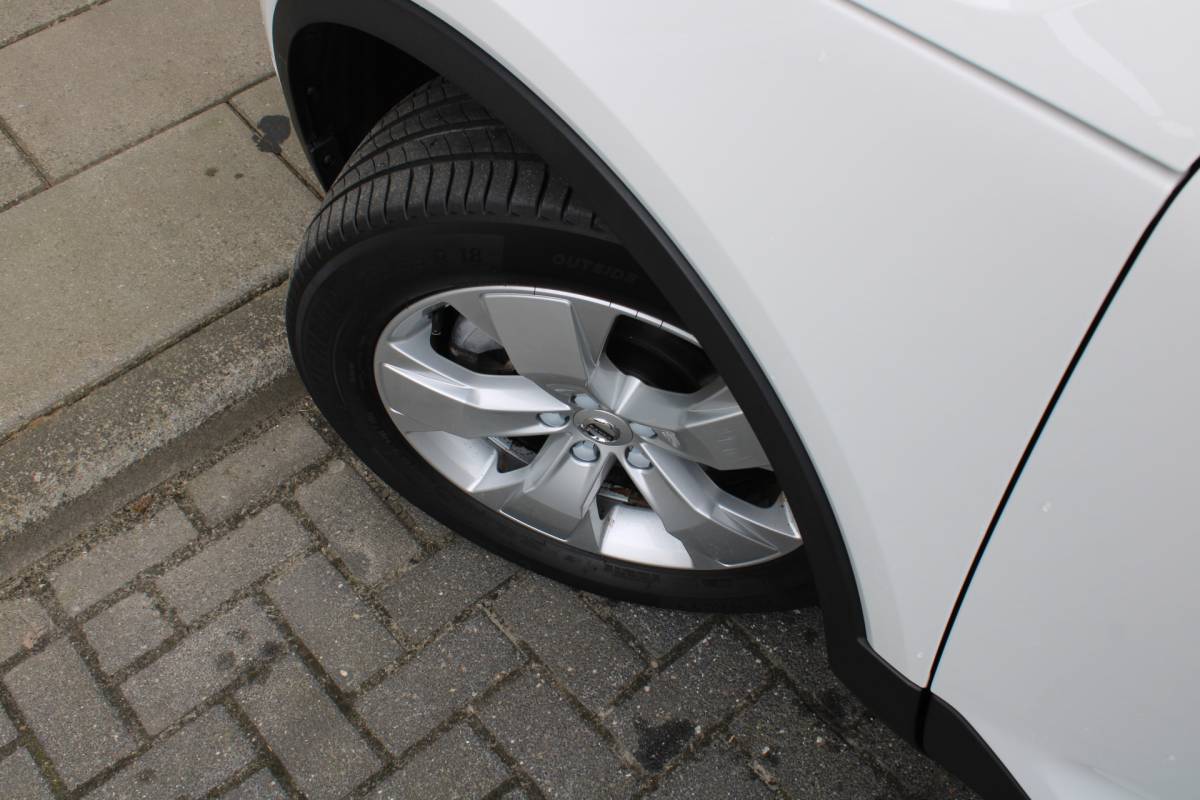 Volvo XC40 Volvo XC40 T4 191PK Automaat Momentum | Adapt. Cruise | Blis | Verw. Voorstoelen & Stuurwiel | Leder | Camera | DAB |