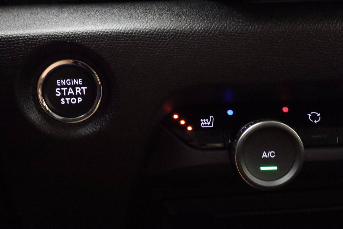 Citroën ë-C4 Citroen Ë-C4 Business 156pk Extended range 54 kWh | Navigatie | Keyless Entry | Climate control | Lichtmetalen velgen | Stoel & Voorruitverwarming | Camera Achter |