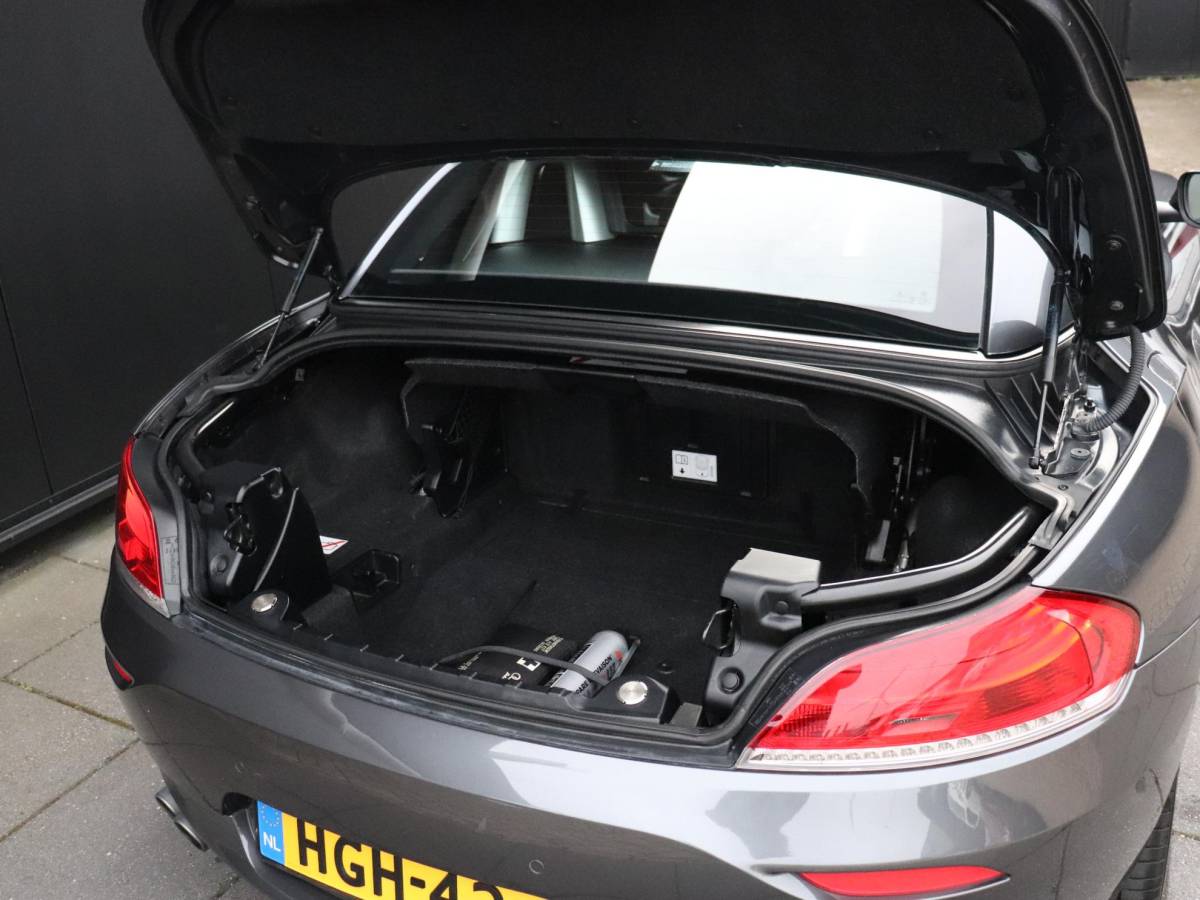 BMW Z4 BMW Z4 Roadster sDrive18i High Executive | M SPORT | LEDER | STOEL/STUURVERW. | PDC | NAVI | CRUISE |