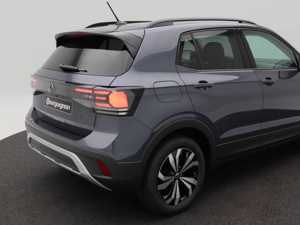 Volkswagen T-Cross Volkswagen T-Cross Life Edition 1.0 TSI 95 PK | Stoelverwarming | Camera | Adaptieve Cruise Control |