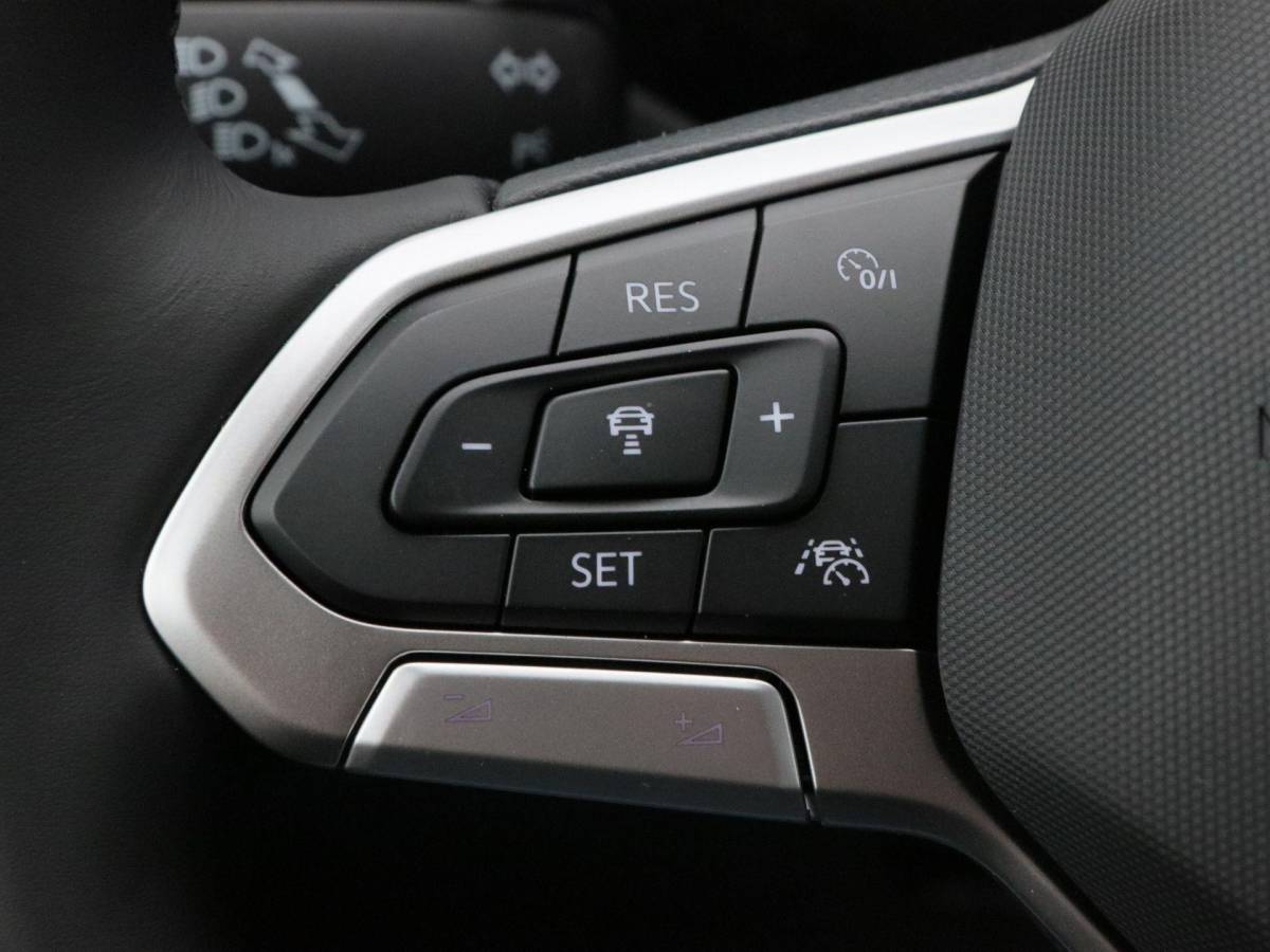 Volkswagen T-Cross Volkswagen T-Cross Life Edition 1.0 TSI 95 PK | Stoelverwarming | Camera | Adaptieve Cruise Control |