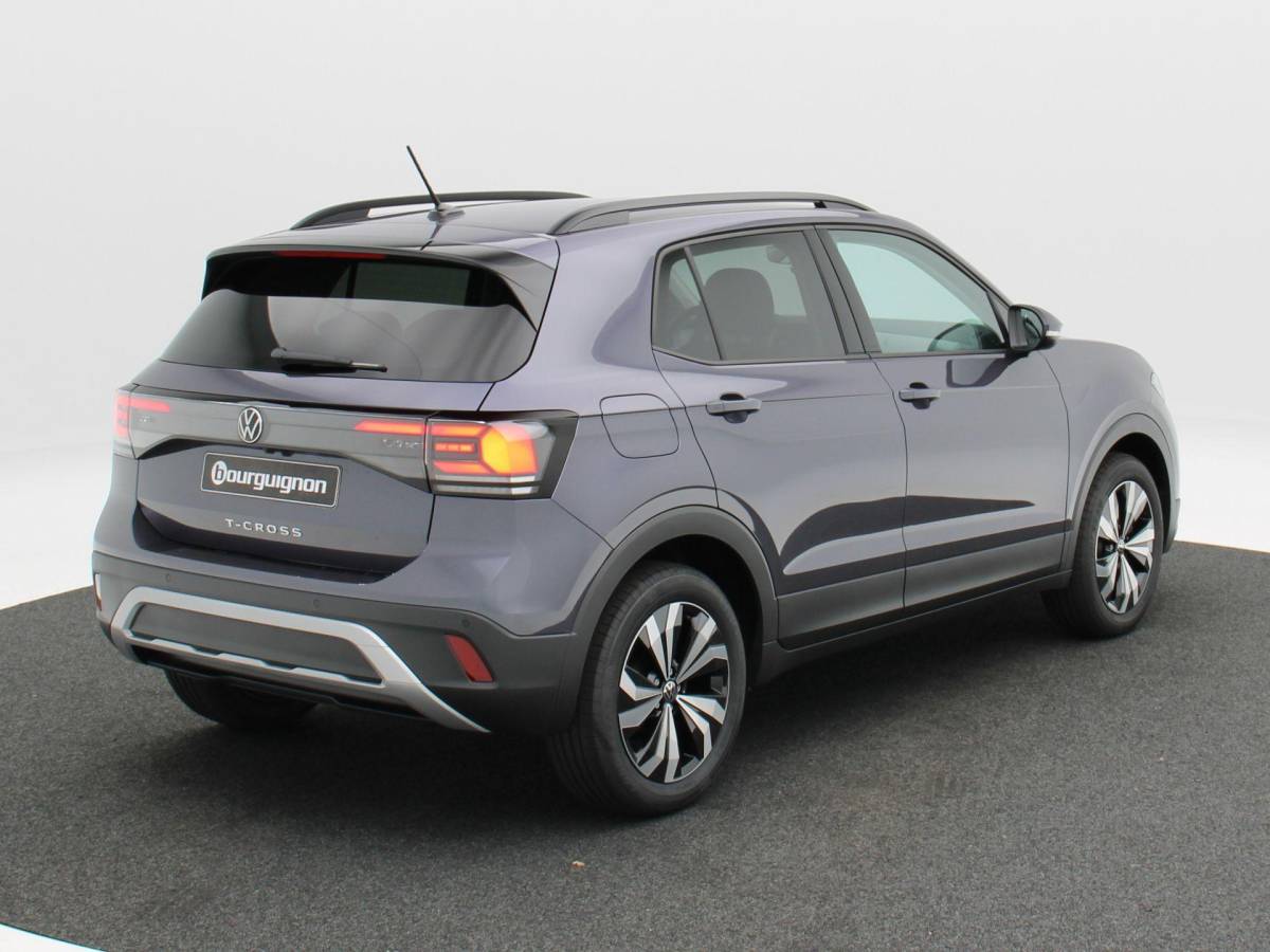 Volkswagen T-Cross Volkswagen T-Cross Life Edition 1.0 TSI 95 PK | Stoelverwarming | Camera | Adaptieve Cruise Control |