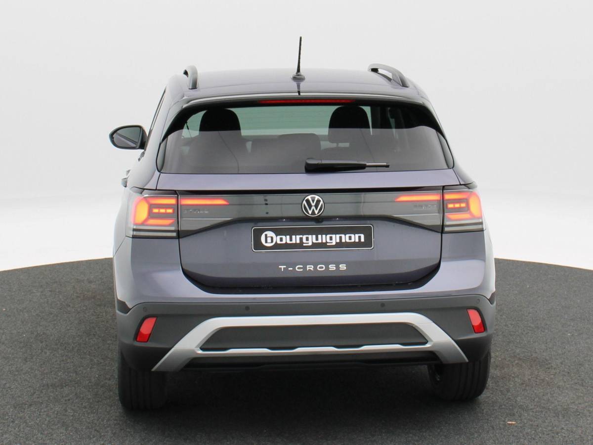 Volkswagen T-Cross Volkswagen T-Cross Life Edition 1.0 TSI 95 PK | Stoelverwarming | Camera | Adaptieve Cruise Control |