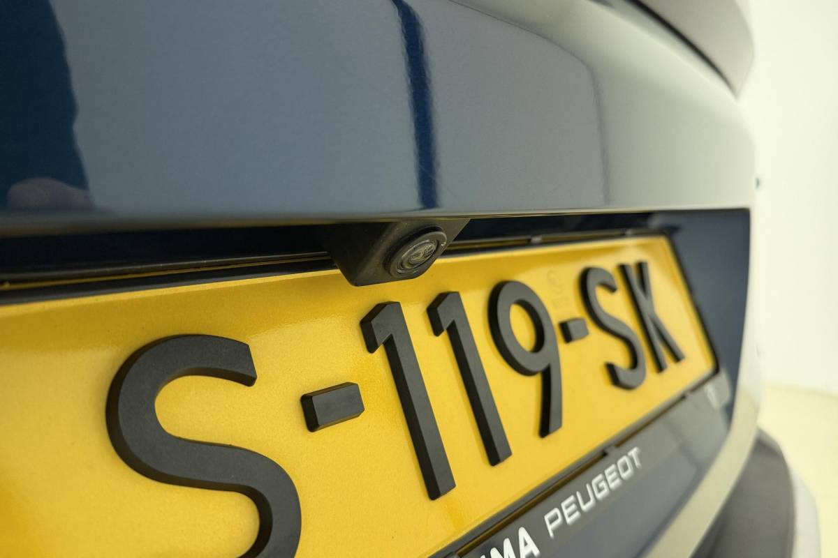 Peugeot 3008 Peugeot 3008 1.6 HYbrid 225 GT Automaat | Navigatie | Trekhaak | Climate Control | Cruise Control Adaptie | Keyless entry en Start | Zwart Dak | Camera