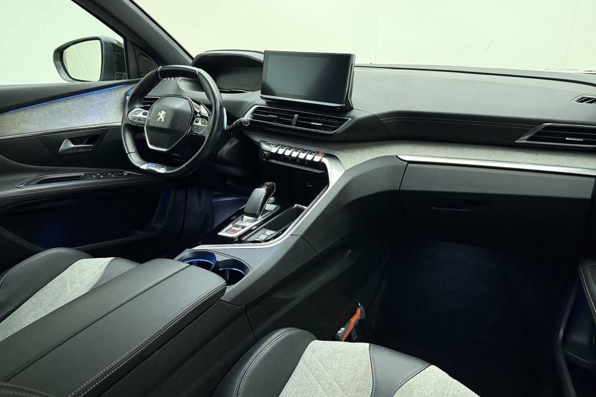 Peugeot 3008 Peugeot 3008 1.6 HYbrid 225 GT Automaat | Navigatie | Trekhaak | Climate Control | Cruise Control Adaptie | Keyless entry en Start | Zwart Dak | Camera