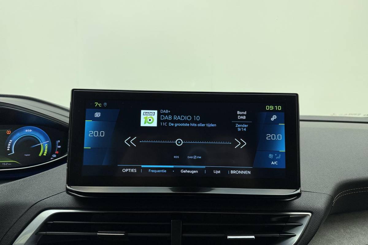 Peugeot 3008 Peugeot 3008 1.6 HYbrid 225 GT Automaat | Navigatie | Trekhaak | Climate Control | Cruise Control Adaptie | Keyless entry en Start | Zwart Dak | Camera