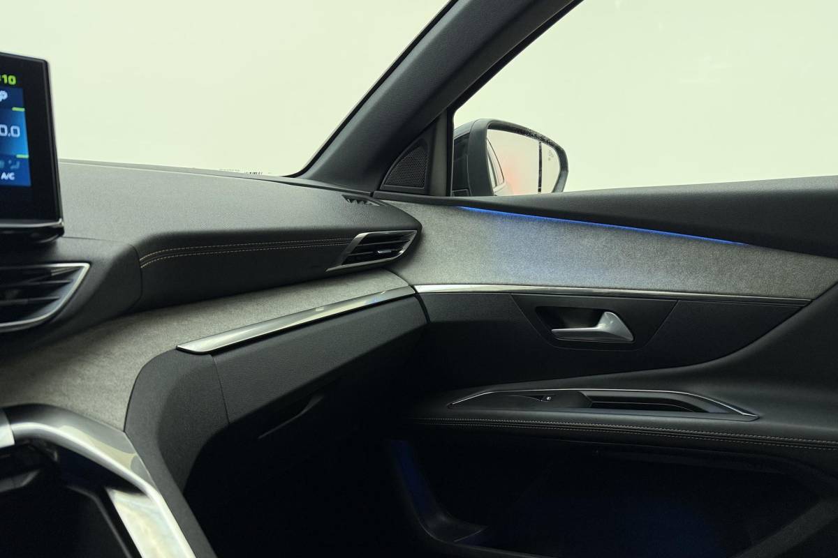 Peugeot 3008 Peugeot 3008 1.6 HYbrid 225 GT Automaat | Navigatie | Trekhaak | Climate Control | Cruise Control Adaptie | Keyless entry en Start | Zwart Dak | Camera