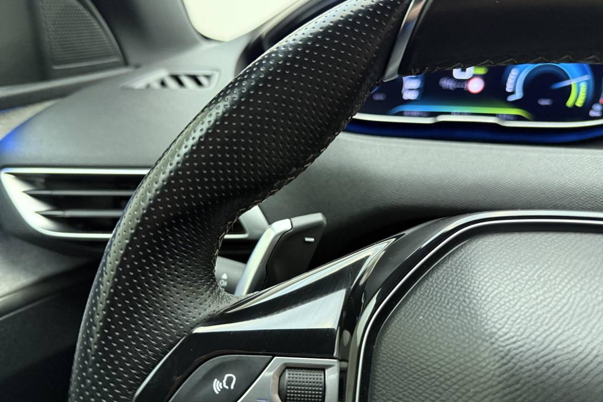 Peugeot 3008 Peugeot 3008 1.6 HYbrid 225 GT Automaat | Navigatie | Trekhaak | Climate Control | Cruise Control Adaptie | Keyless entry en Start | Zwart Dak | Camera