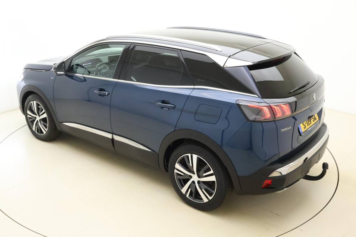 Peugeot 3008 Peugeot 3008 1.6 HYbrid 225 GT Automaat | Navigatie | Trekhaak | Climate Control | Cruise Control Adaptie | Keyless entry en Start | Zwart Dak | Camera