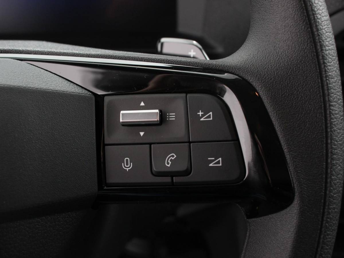 Opel Vivaro Opel Vivaro 2.0 BlueHDi 180 S&S L3 Automaat Apple Carplay /  Android Auto Parkeersensoren V+A Trekhaak Camera Navigatie Cruise Control LED koplampen houten afwerking laadruimte