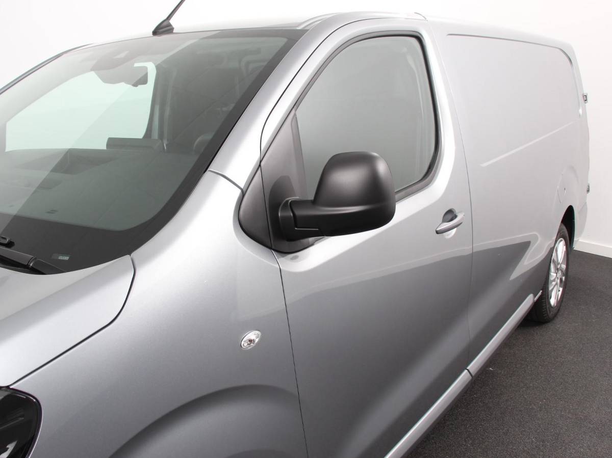 Opel Vivaro Opel Vivaro 2.0 BlueHDi 180 S&S L3 Automaat Apple Carplay /  Android Auto Parkeersensoren V+A Trekhaak Camera Navigatie Cruise Control LED koplampen houten afwerking laadruimte