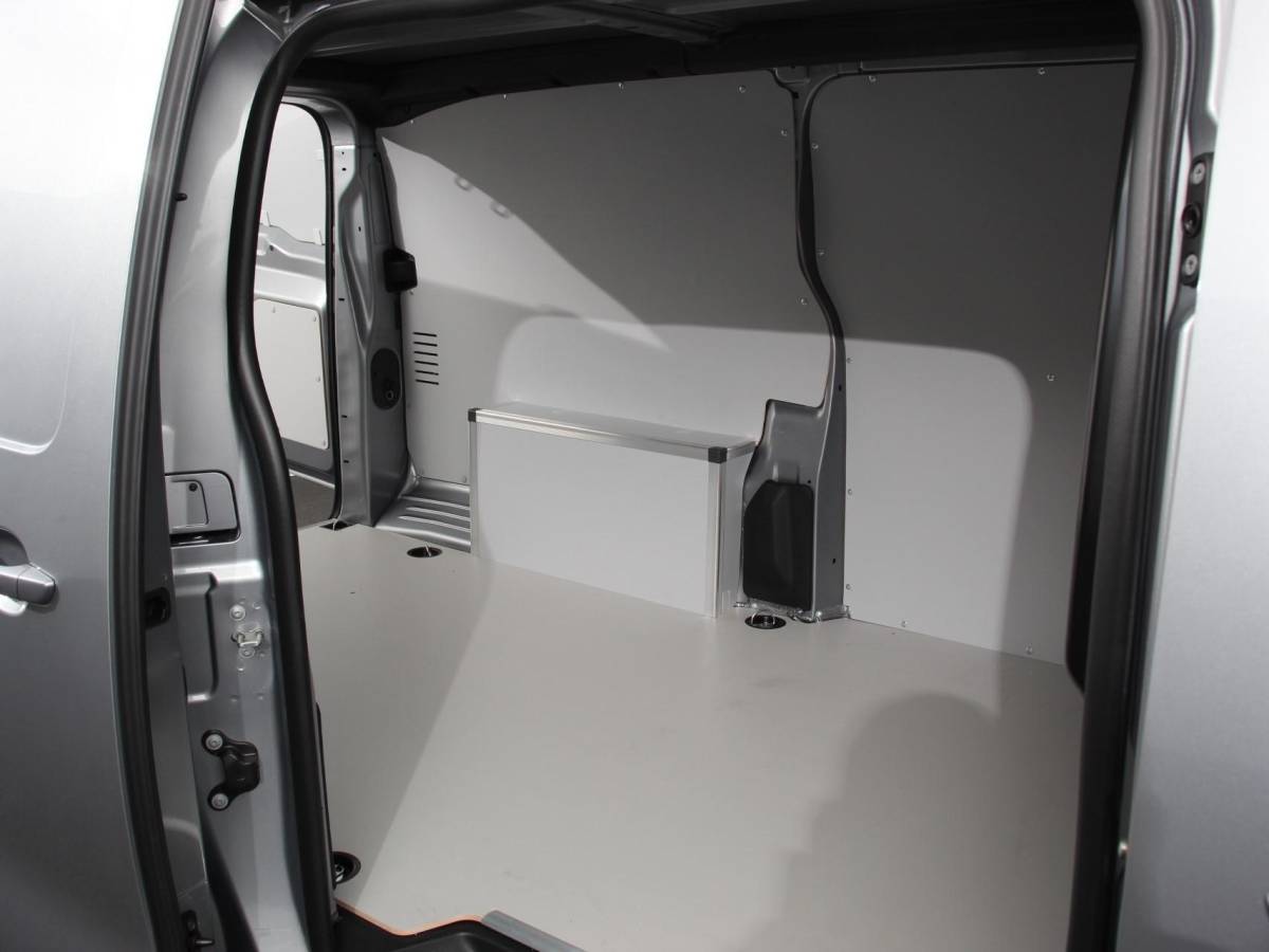 Opel Vivaro Opel Vivaro 2.0 BlueHDi 180 S&S L3 Automaat Apple Carplay /  Android Auto Parkeersensoren V+A Trekhaak Camera Navigatie Cruise Control LED koplampen houten afwerking laadruimte