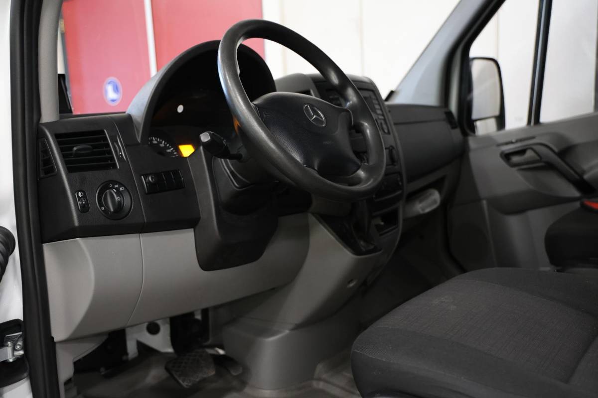 Mercedes-Benz Sprinter Mercedes-Benz Sprinter 311 2.2 CDI AUTOMAAT L3H2 POST NL EURO 6