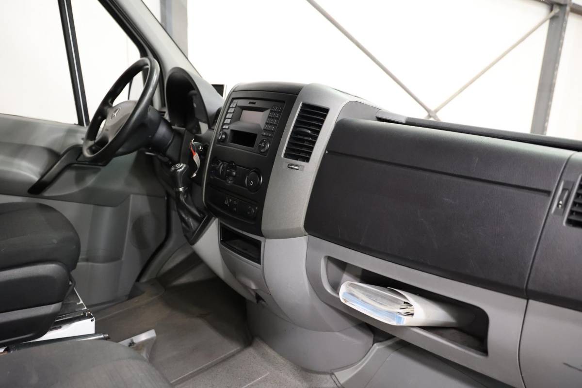 Mercedes-Benz Sprinter Mercedes-Benz Sprinter 311 2.2 CDI AUTOMAAT L3H2 POST NL EURO 6
