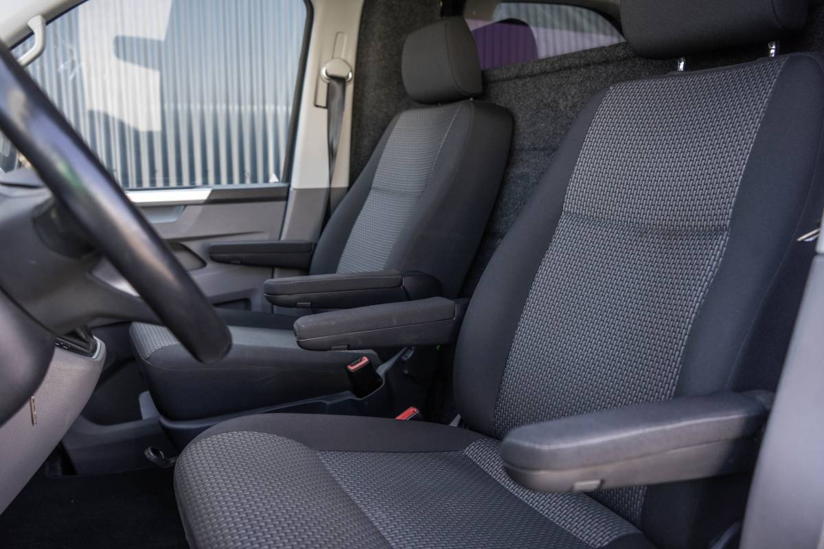 Volkswagen Transporter Volkswagen Transporter T6.1 2.0 TDI BULLI | L1H1 | 150PK | LED | Automaat | Camera | Carplay | PDC | Trekhaak