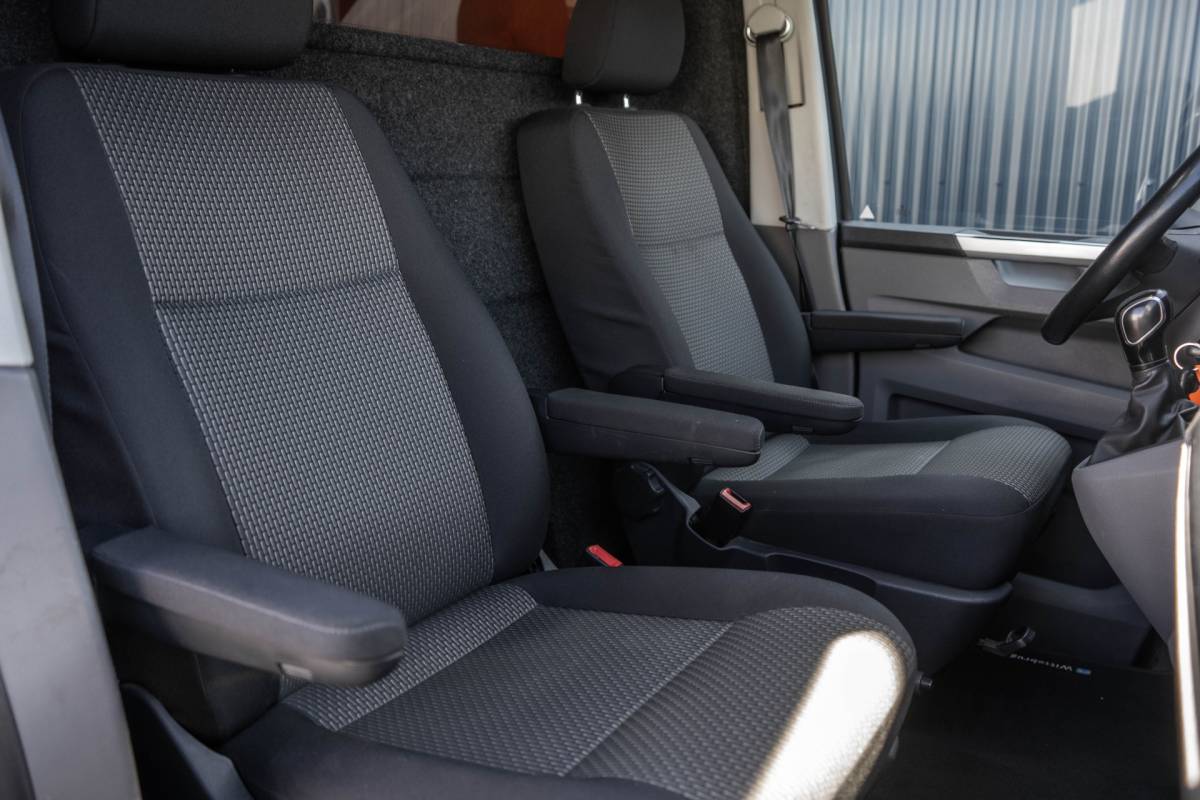 Volkswagen Transporter Volkswagen Transporter T6.1 2.0 TDI BULLI | L1H1 | 150PK | LED | Automaat | Camera | Carplay | PDC | Trekhaak