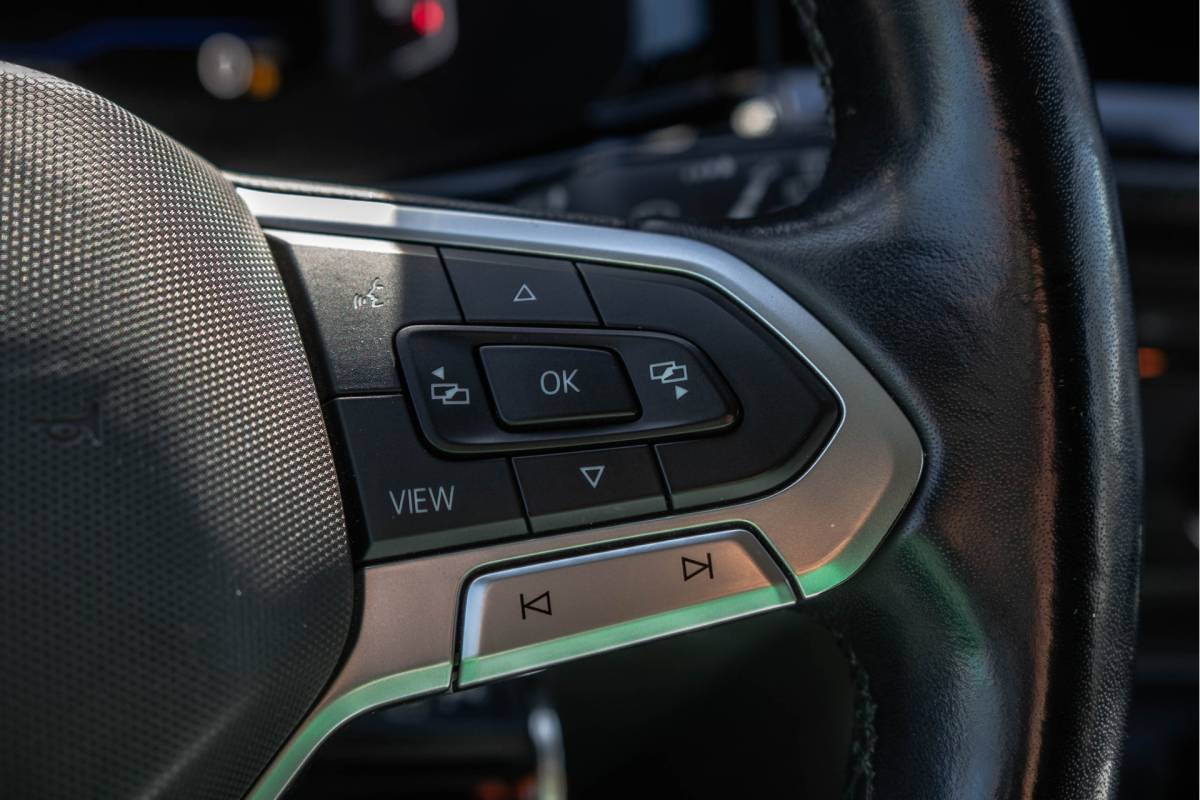 Volkswagen Transporter Volkswagen Transporter T6.1 2.0 TDI BULLI | L1H1 | 150PK | LED | Automaat | Camera | Carplay | PDC | Trekhaak