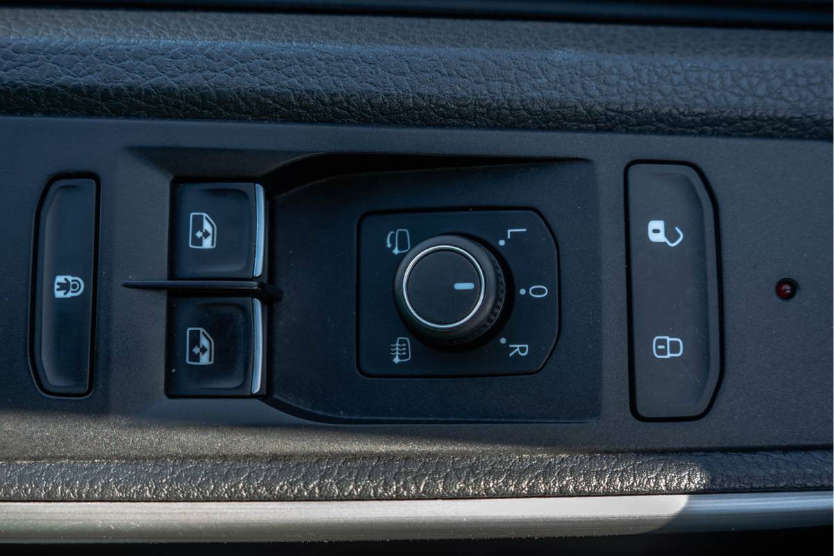 Volkswagen Transporter Volkswagen Transporter T6.1 2.0 TDI BULLI | L1H1 | 150PK | LED | Automaat | Camera | Carplay | PDC | Trekhaak