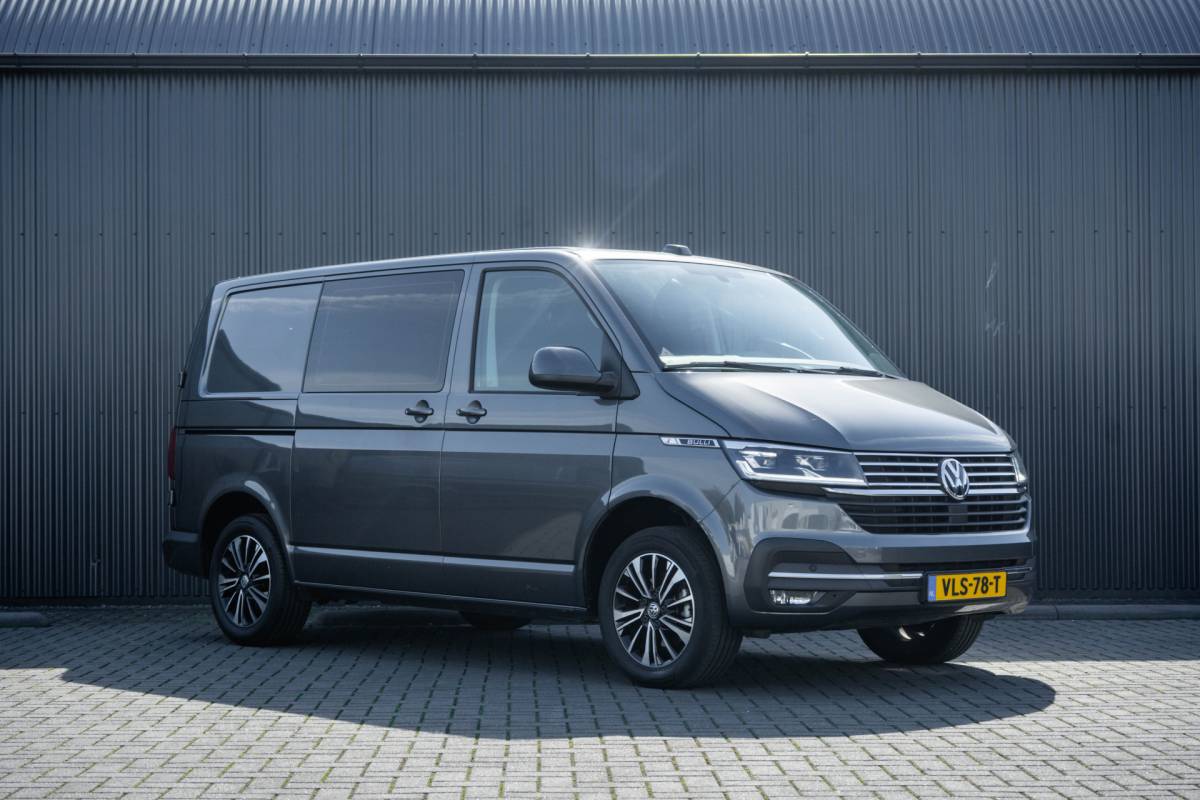 Volkswagen Transporter Volkswagen Transporter T6.1 2.0 TDI BULLI | L1H1 | 150PK | LED | Automaat | Camera | Carplay | PDC | Trekhaak