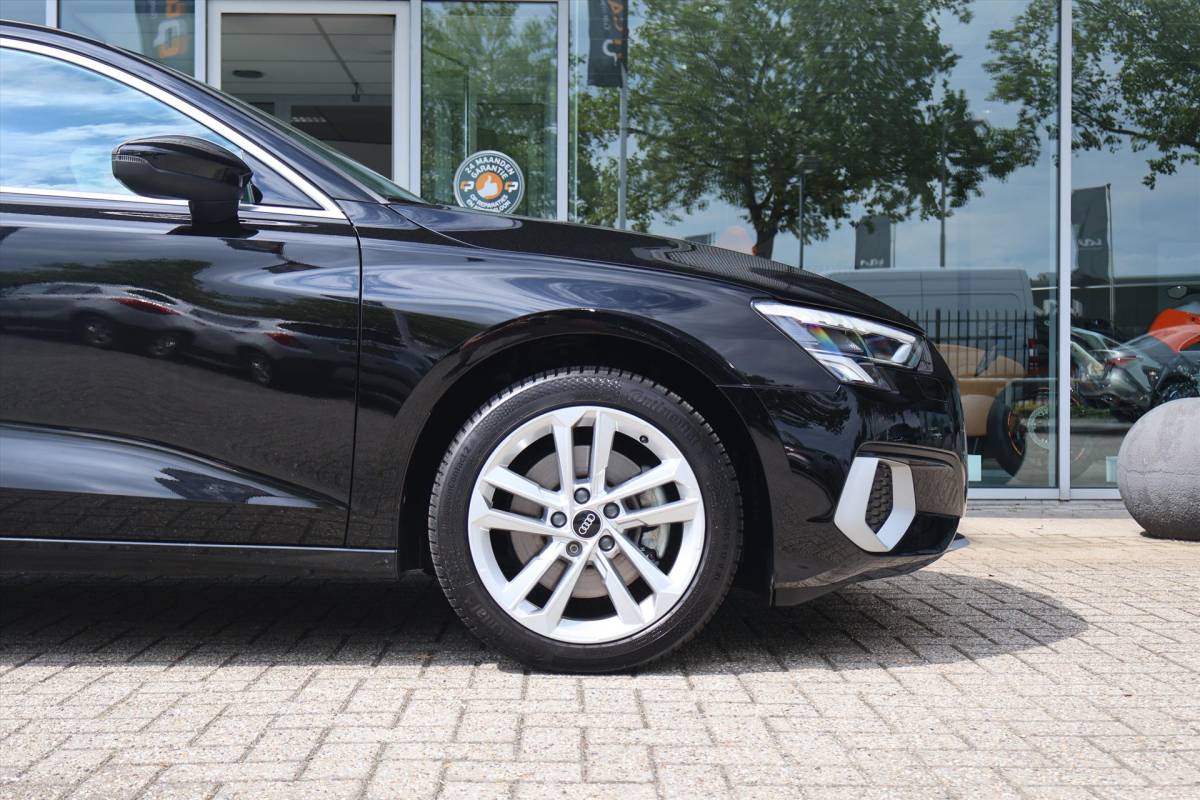Audi A3 Audi A3 Limousine 30 TFSI Business Edition 110pk I Navigatie I Carplay I Cruise I LED  | Virtual | Parkeersensoren