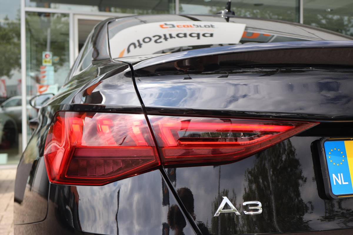 Audi A3 Audi A3 Limousine 30 TFSI Business Edition 110pk I Navigatie I Carplay I Cruise I LED  | Virtual | Parkeersensoren