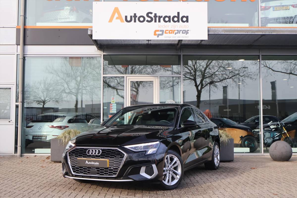 Audi A3 Audi A3 Limousine 30 TFSI Business Edition 110pk I Navigatie I Carplay I Cruise I LED  | Virtual | Parkeersensoren