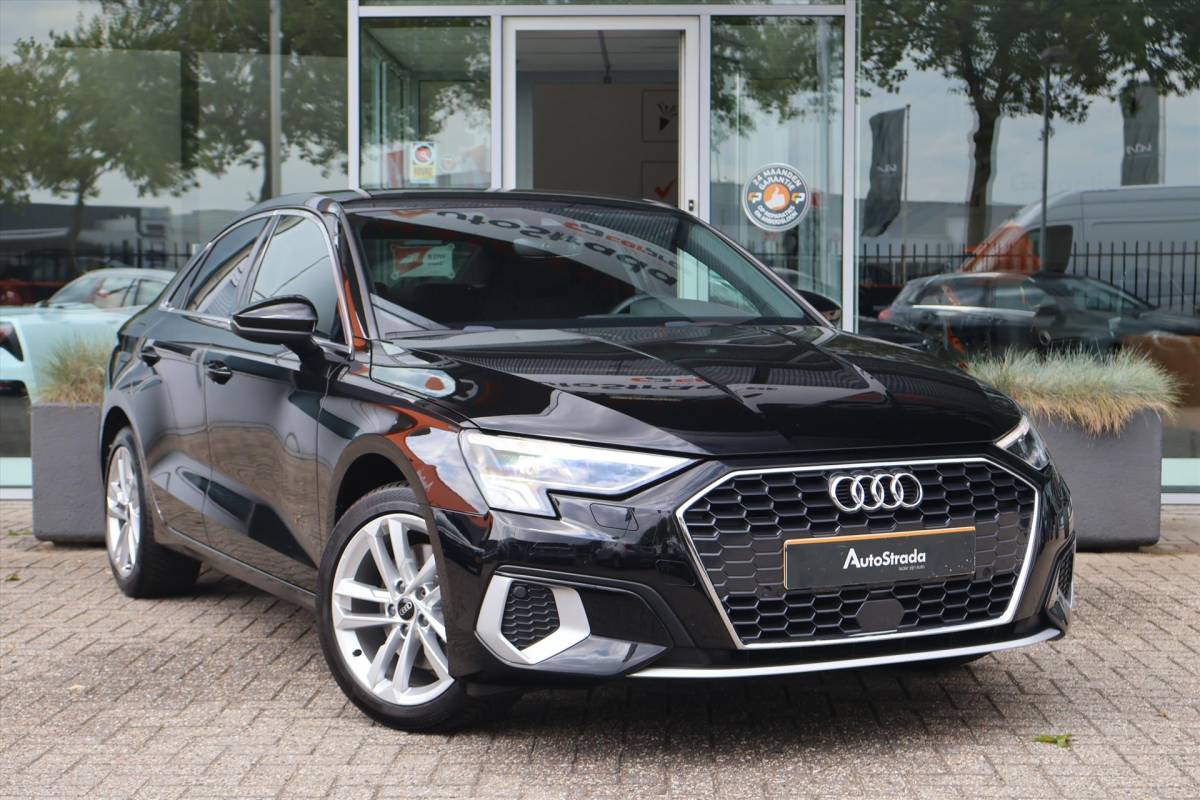 Audi A3 Audi A3 Limousine 30 TFSI Business Edition 110pk I Navigatie I Carplay I Cruise I LED  | Virtual | Parkeersensoren