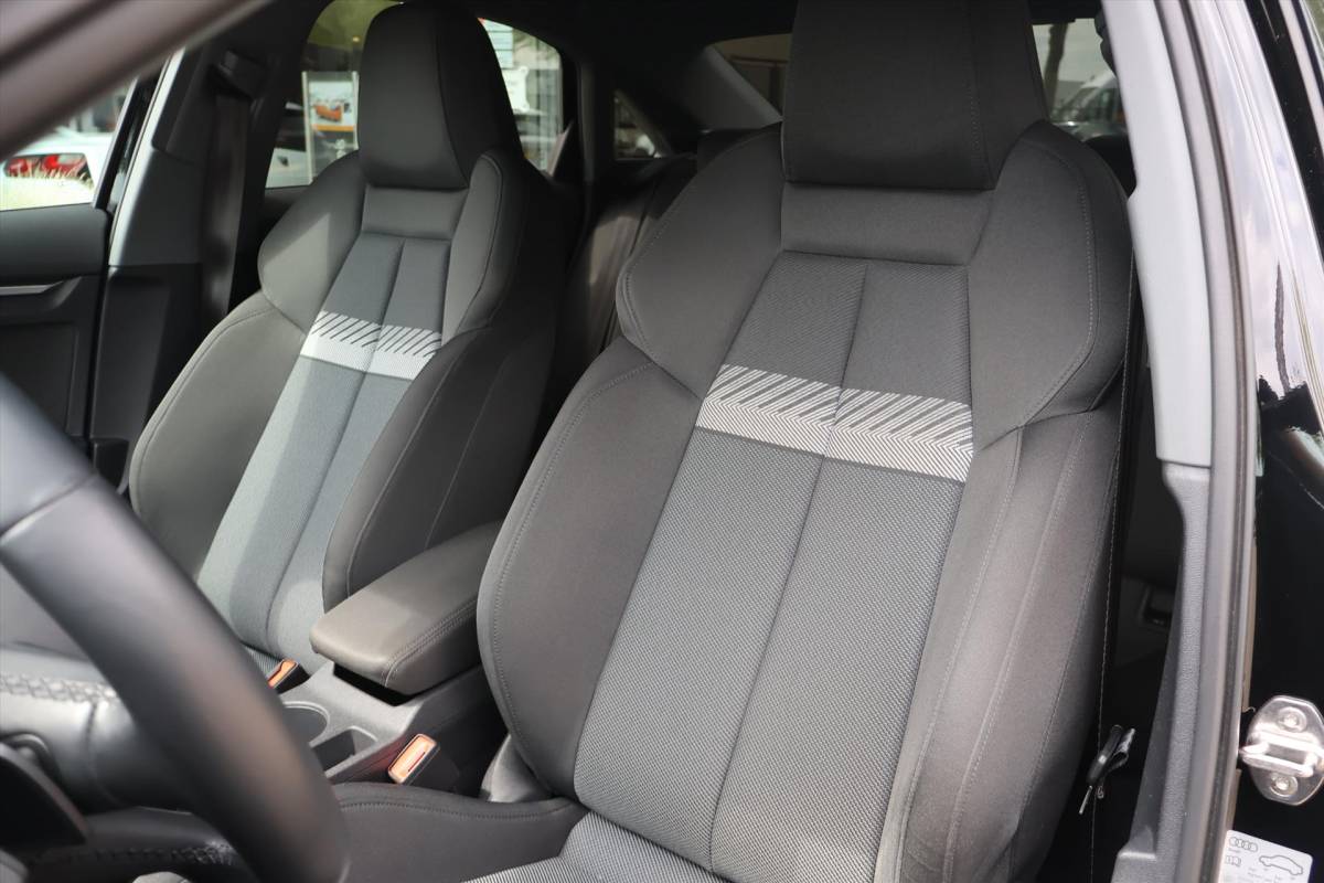 Audi A3 Audi A3 Limousine 30 TFSI Business Edition 110pk I Navigatie I Carplay I Cruise I LED  | Virtual | Parkeersensoren