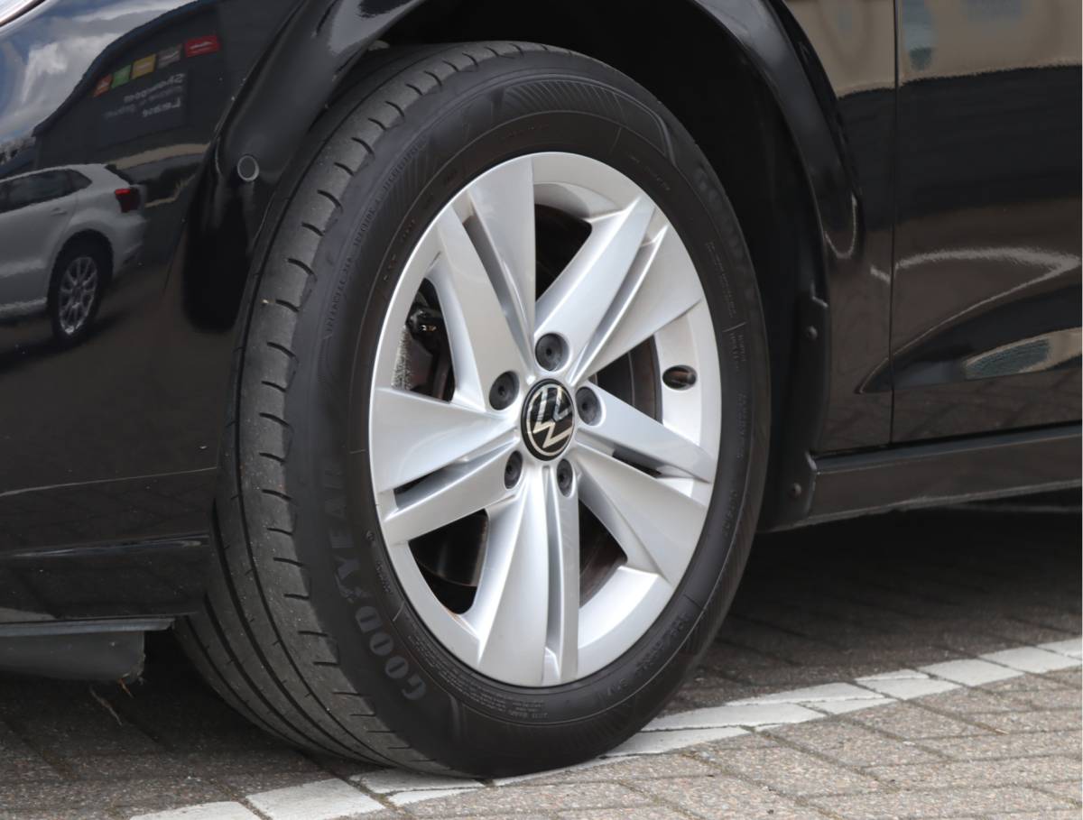 Volkswagen Golf Volkswagen Golf 1.5 TSI Life | Stoel/stuurverwarming | Keyless | Camera