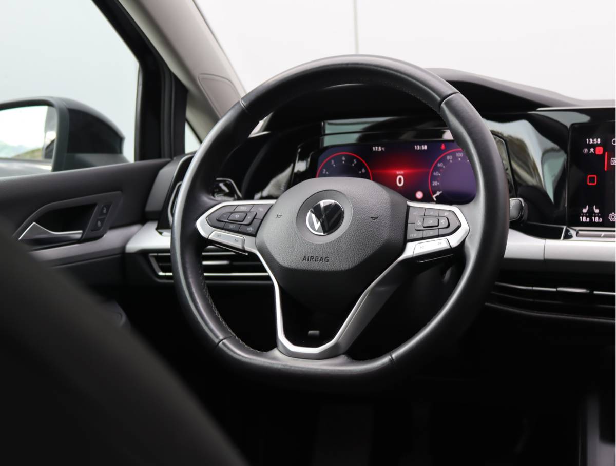 Volkswagen Golf Volkswagen Golf 1.5 TSI Life | Stoel/stuurverwarming | Keyless | Camera