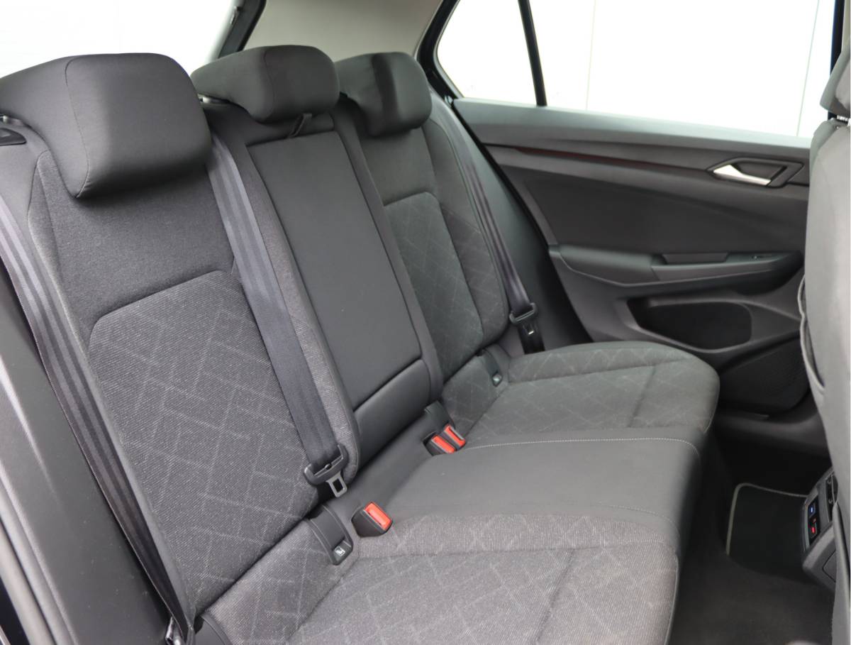 Volkswagen Golf Volkswagen Golf 1.5 TSI Life | Stoel/stuurverwarming | Keyless | Camera