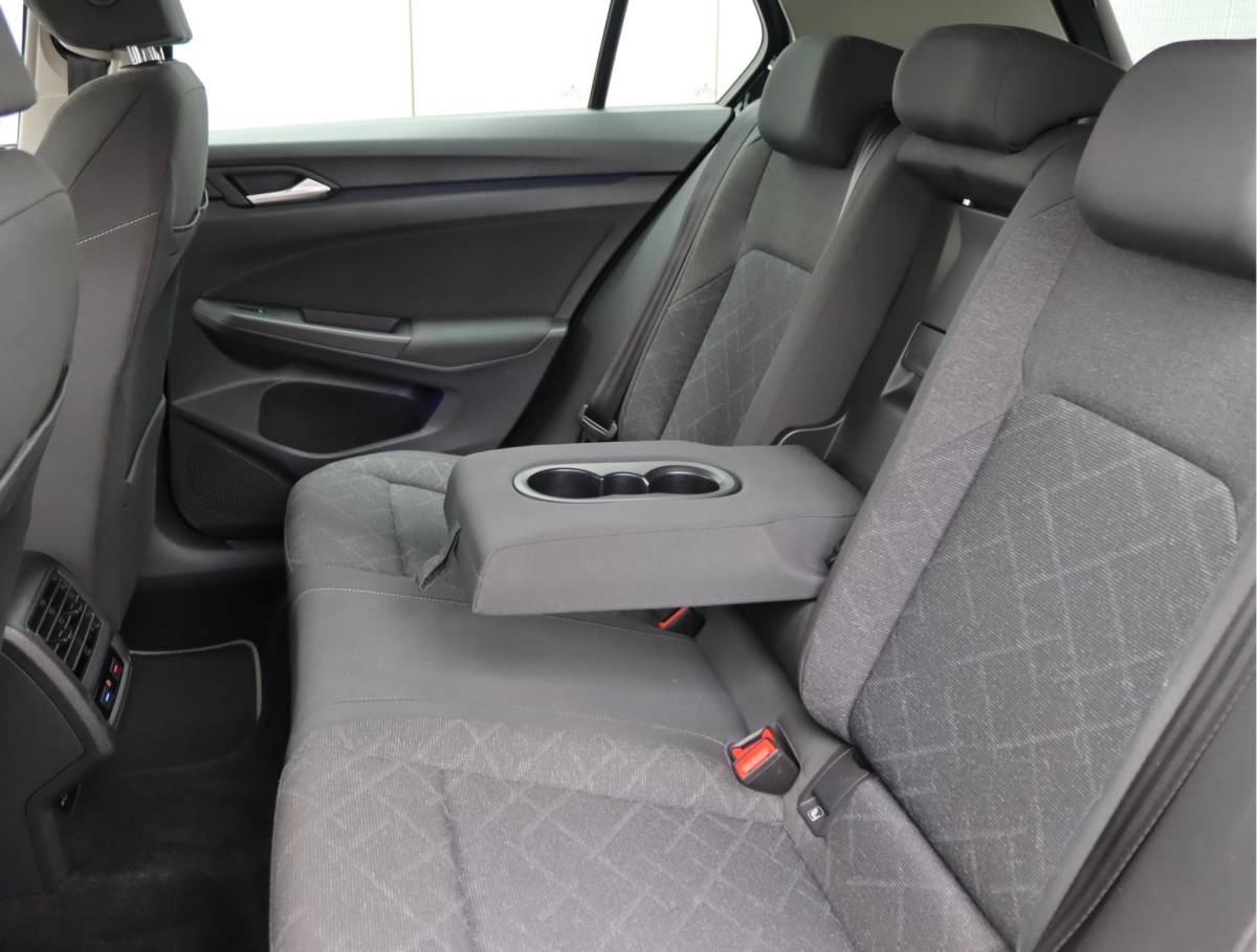 Volkswagen Golf Volkswagen Golf 1.5 TSI Life | Stoel/stuurverwarming | Keyless | Camera