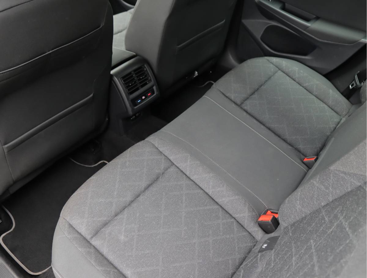 Volkswagen Golf Volkswagen Golf 1.5 TSI Life | Stoel/stuurverwarming | Keyless | Camera