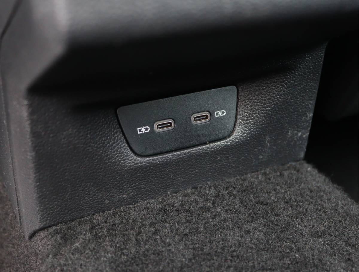 Volkswagen Golf Volkswagen Golf 1.5 TSI Life | Stoel/stuurverwarming | Keyless | Camera