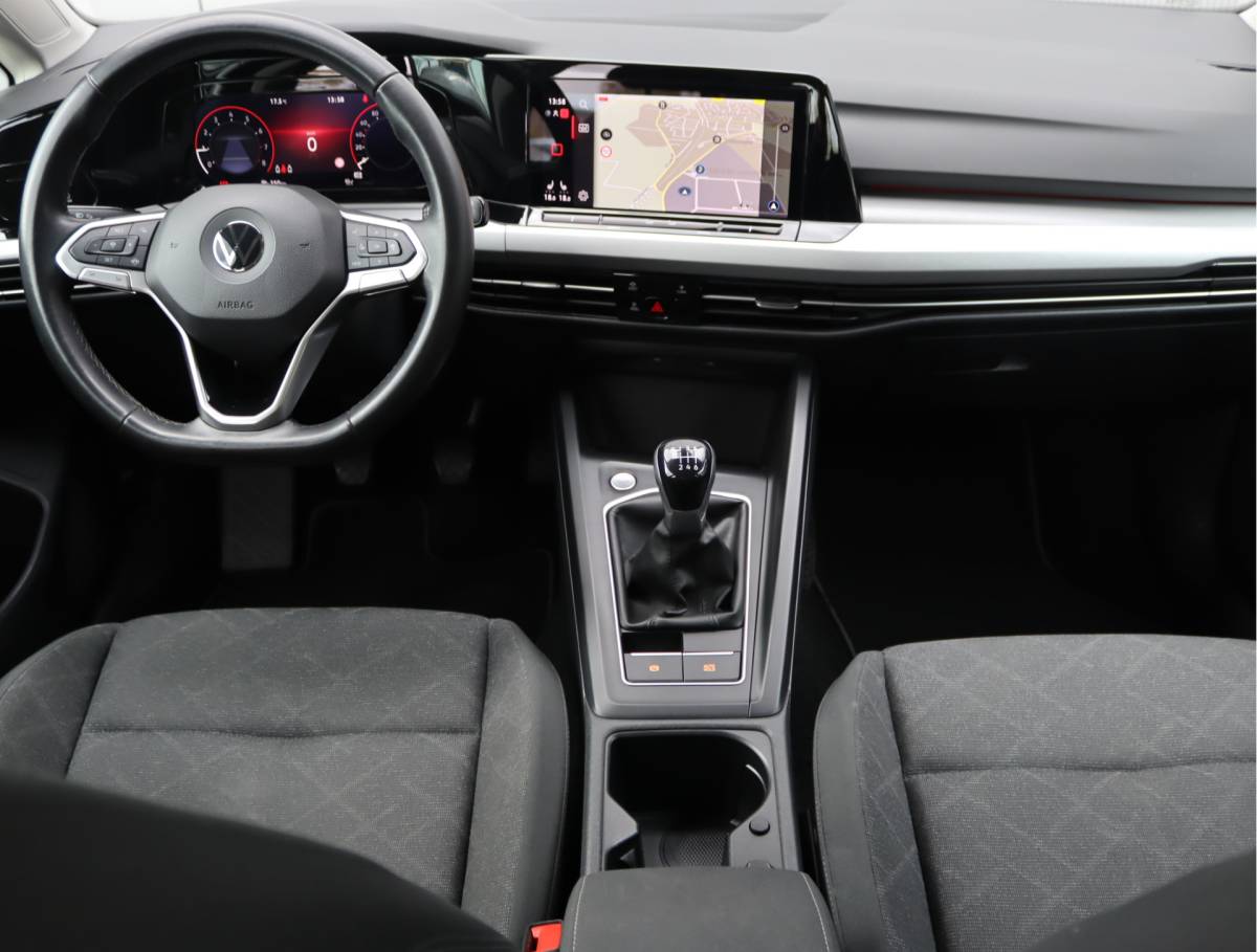 Volkswagen Golf Volkswagen Golf 1.5 TSI Life | Stoel/stuurverwarming | Keyless | Camera