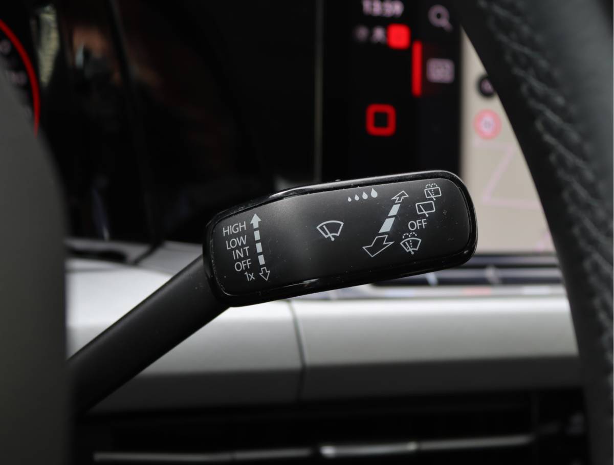 Volkswagen Golf Volkswagen Golf 1.5 TSI Life | Stoel/stuurverwarming | Keyless | Camera