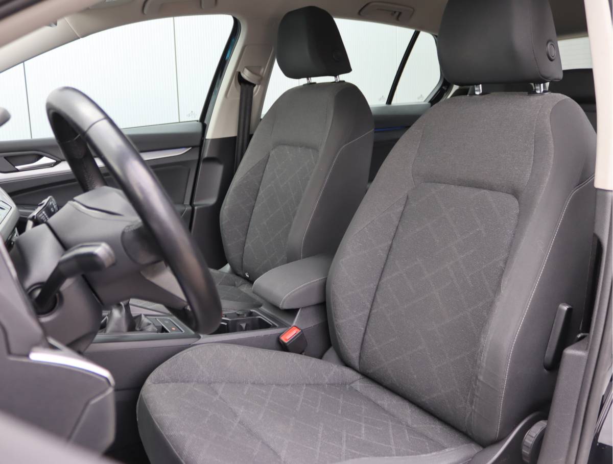Volkswagen Golf Volkswagen Golf 1.5 TSI Life | Stoel/stuurverwarming | Keyless | Camera