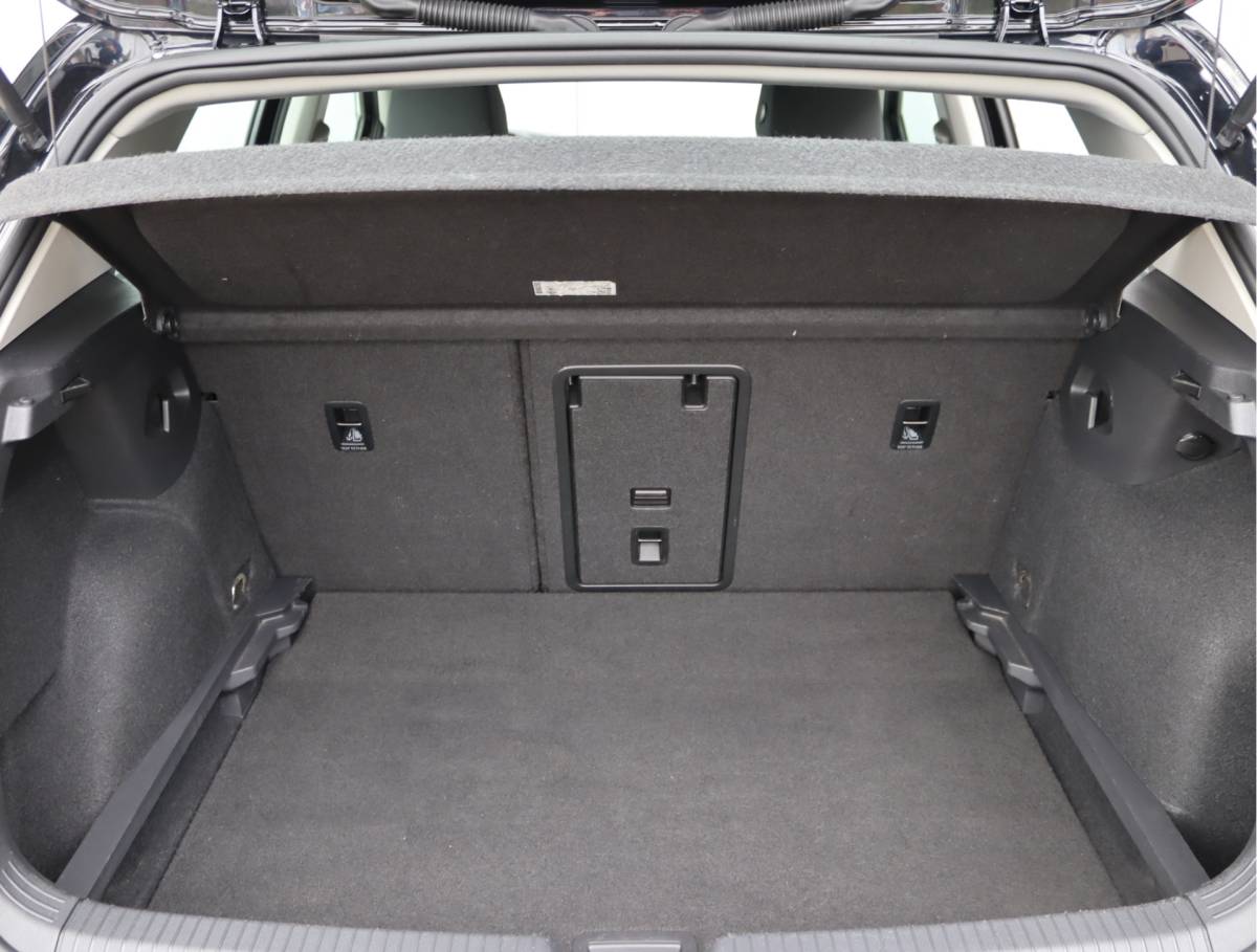 Volkswagen Golf Volkswagen Golf 1.5 TSI Life | Stoel/stuurverwarming | Keyless | Camera