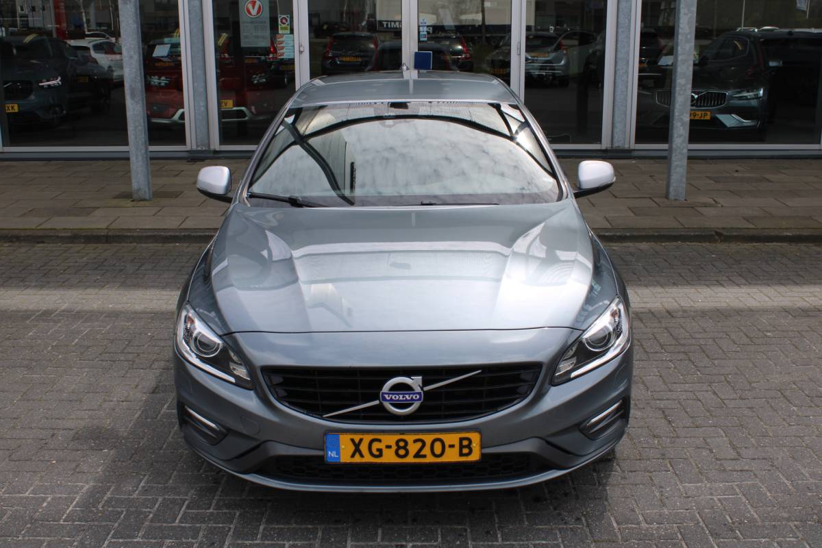 Volvo V60 Volvo V60 D4 191PK Business Sport | Org. NL | Verw. Voorstoelen | Cruise Control | Trekhaak | Navi | Clima |