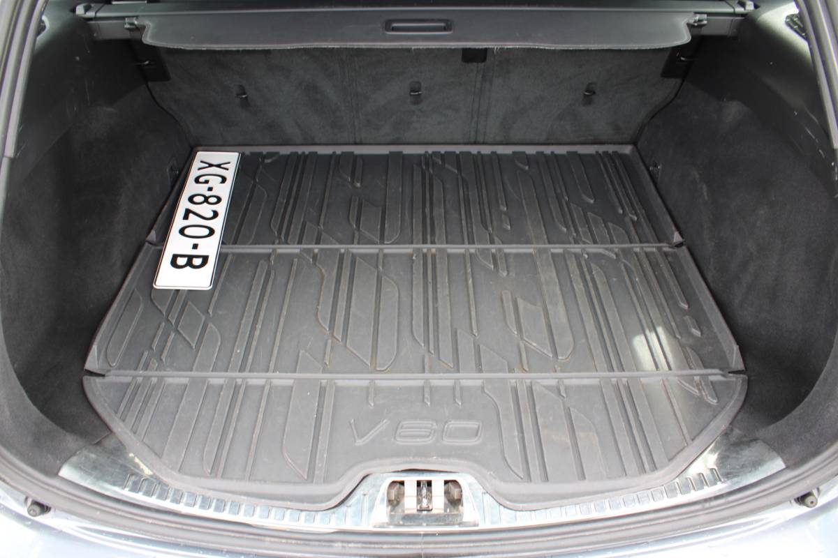 Volvo V60 Volvo V60 D4 191PK Business Sport | Org. NL | Verw. Voorstoelen | Cruise Control | Trekhaak | Navi | Clima |