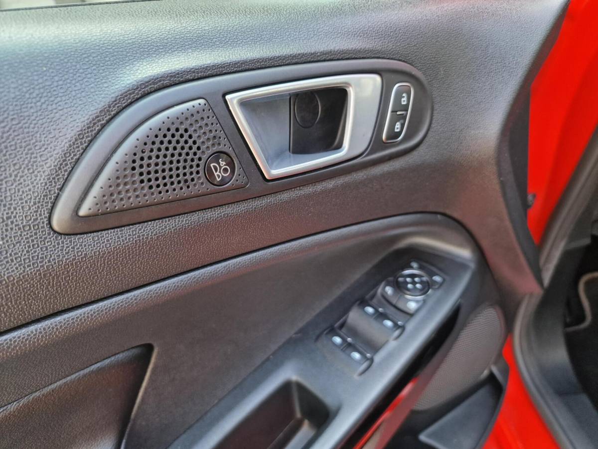 Ford EcoSport Ford EcoSport 1.0 EcoBoost ST-Line 125PK|Trekhaak|Clima|Camera|B&O-audio|PDC|Carplay|22.992KM|