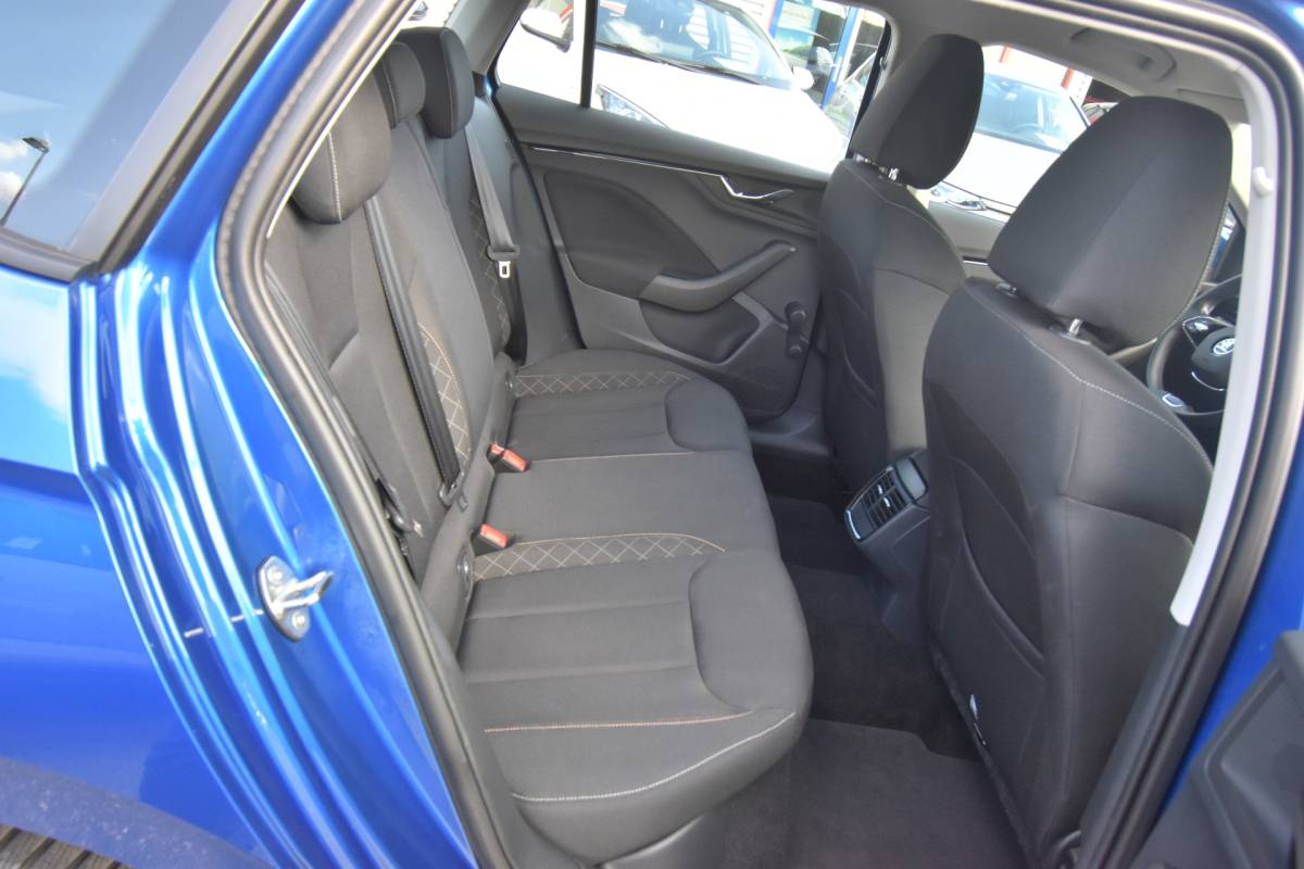 Škoda Kamiq ŠKODA Kamiq 1.0 TSI Ambition , TREKHAAK , NAVI VIA APP , LMV16 , PDC A ,