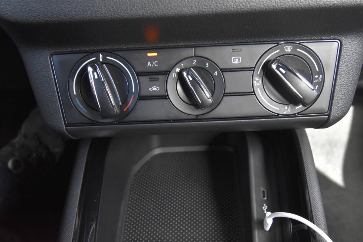 Škoda Kamiq ŠKODA Kamiq 1.0 TSI Ambition , TREKHAAK , NAVI VIA APP , LMV16 , PDC A ,