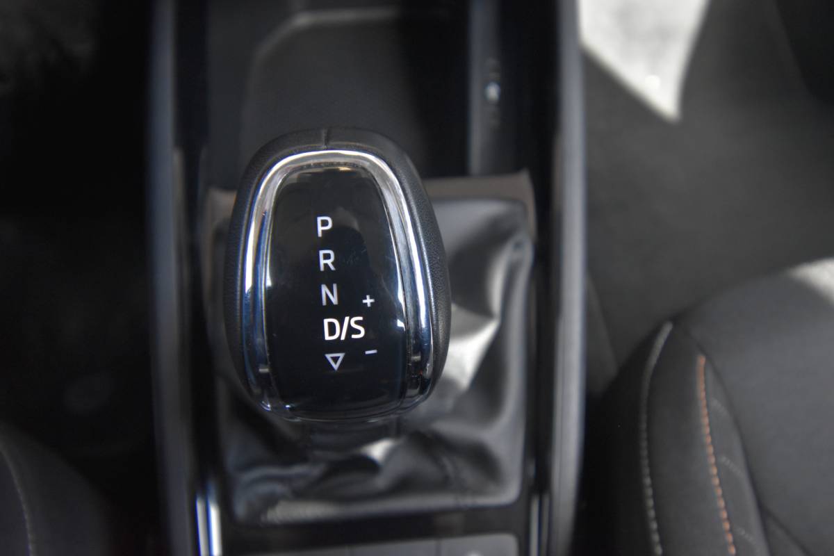 Škoda Kamiq ŠKODA Kamiq 1.0 TSI Ambition , TREKHAAK , NAVI VIA APP , LMV16 , PDC A ,