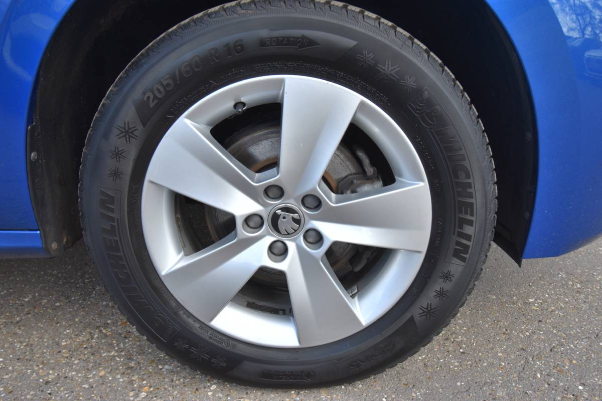 Škoda Kamiq ŠKODA Kamiq 1.0 TSI Ambition , TREKHAAK , NAVI VIA APP , LMV16 , PDC A ,
