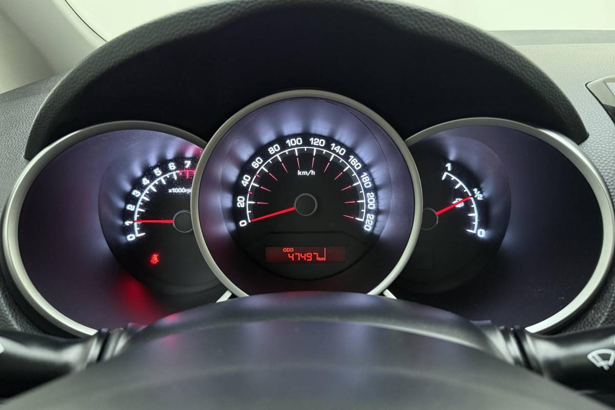 Kia Venga Kia Venga 1.4 CVVT DynamicPLusLine | Trekhaak | Navigatie | camera | Weinig kilometers | Hoge instap | Parkeersensoren | Lichtmetalen velgen
