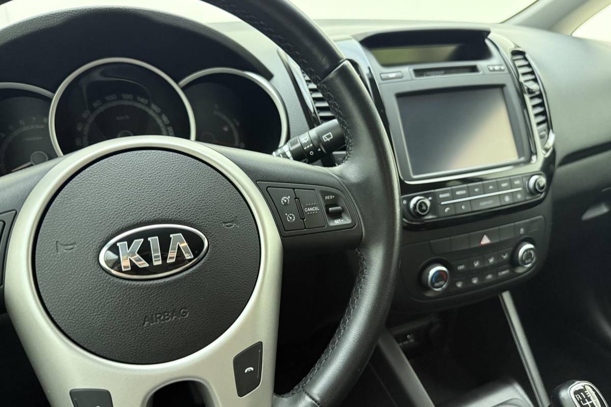 Kia Venga Kia Venga 1.4 CVVT DynamicPLusLine | Trekhaak | Navigatie | camera | Weinig kilometers | Hoge instap | Parkeersensoren | Lichtmetalen velgen