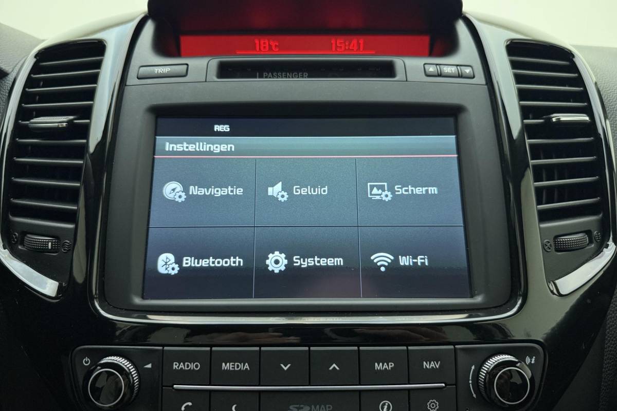 Kia Venga Kia Venga 1.4 CVVT DynamicPLusLine | Trekhaak | Navigatie | camera | Weinig kilometers | Hoge instap | Parkeersensoren | Lichtmetalen velgen