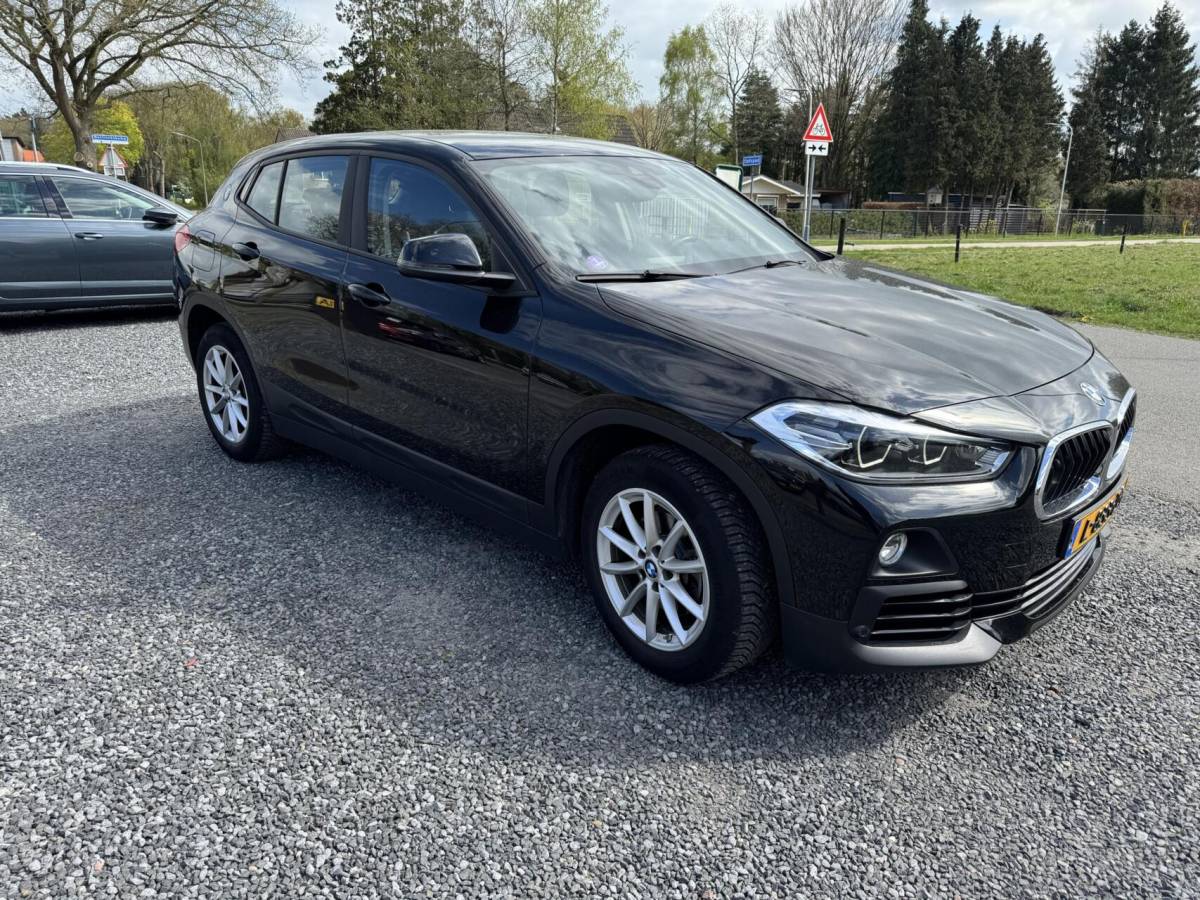 BMW X2 BMW X2 sDrive18i Executive automaat trekhaak stoelv boekjes