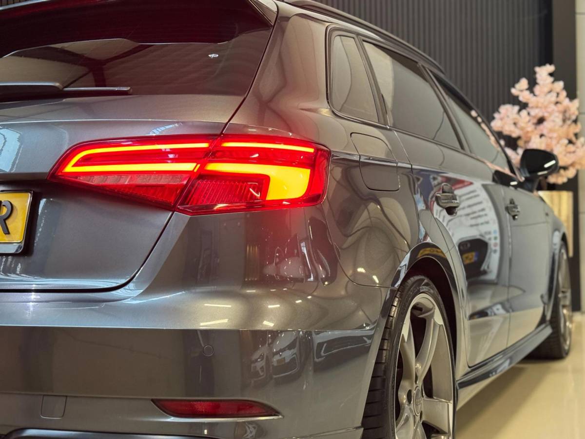 Audi A3 Audi A3 Sportback 1.5 TFSI CoD 3X S-LINE | VIRTUAL | NAP | LED | ORG. NL!